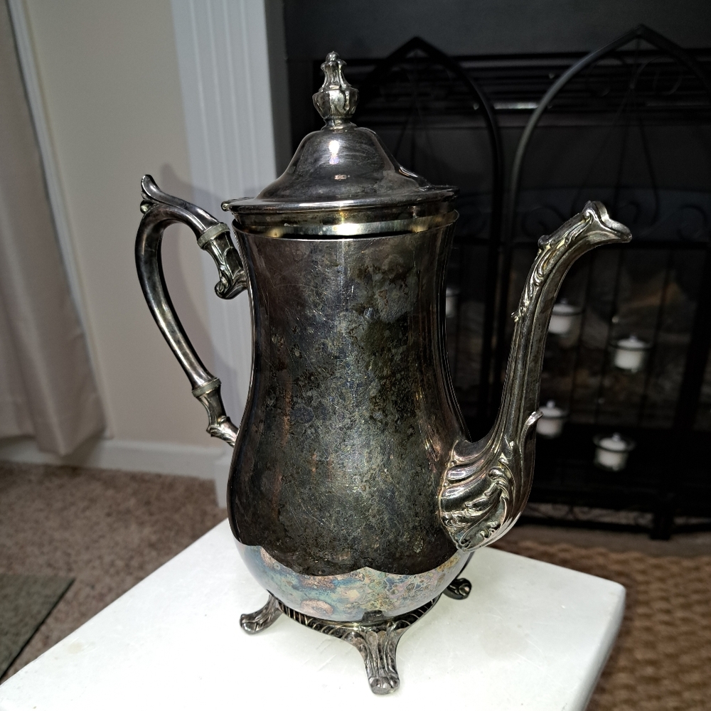 Vintage International Silver Company Ornate Victorian Tea Pot W/ Finial Lid 10"